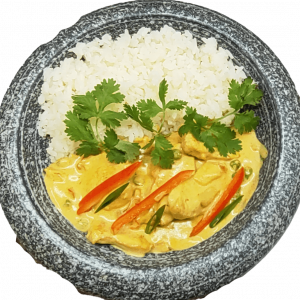 Курица карри с белым рисом