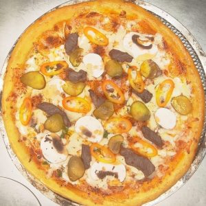 Пицца с говядиной и маринованными огурчиками 30см