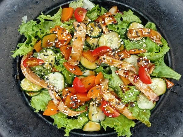 Салат с кальмаром