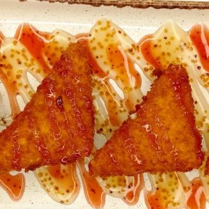 Жареный сулугуни с двумя соусами