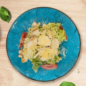 Салат Цезарь с курицей